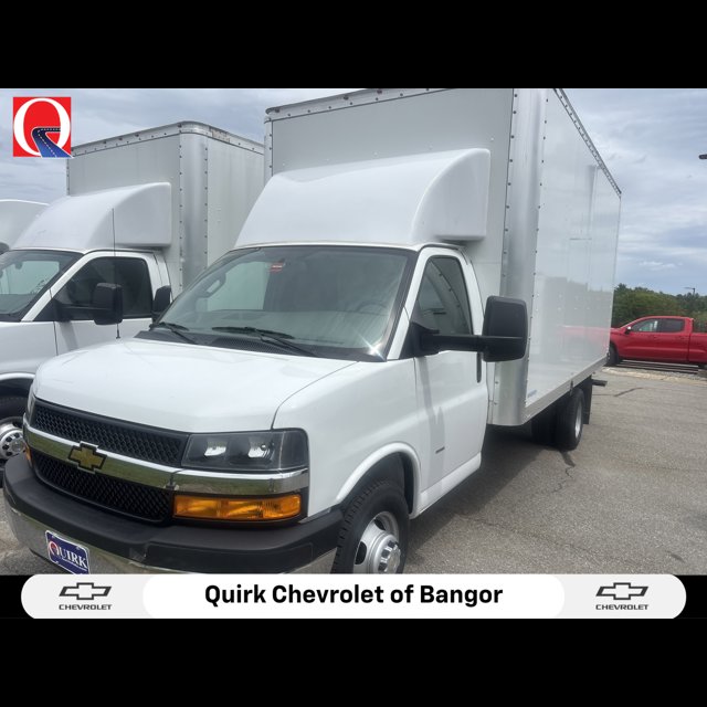 2025 Chevrolet Express Commercial Cutaway Base
