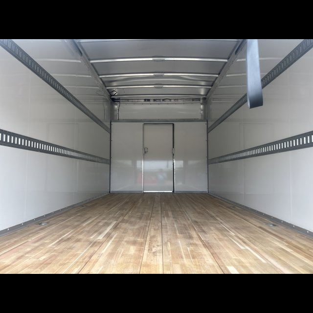 2025 Chevrolet Express Commercial Cutaway Base thumbnail 3