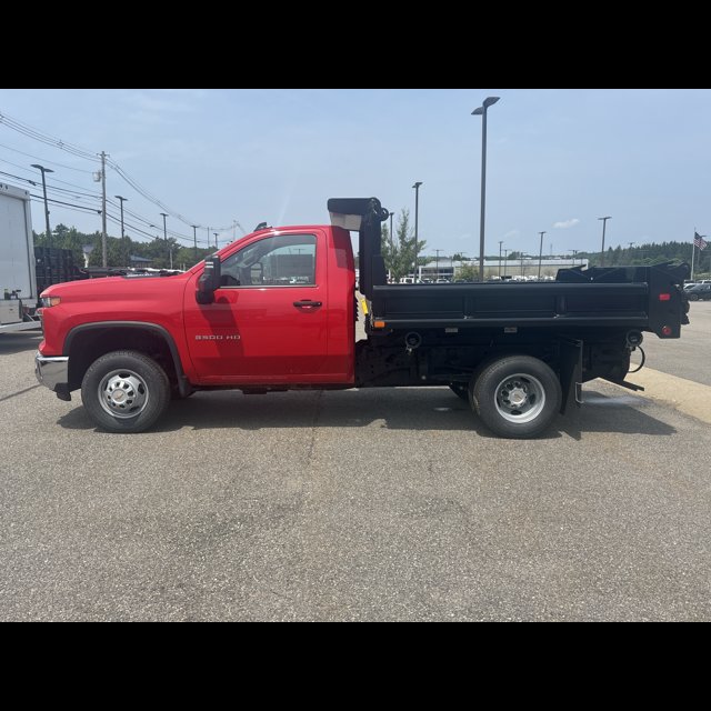 2026 Chevrolet Silverado 3500HD CC Work Truck thumbnail 2