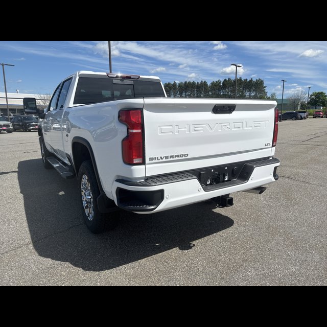 2026 Chevrolet Silverado 2500HD LTZ thumbnail 3