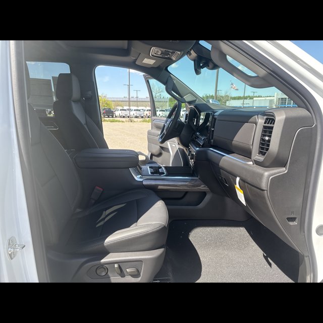 2026 Chevrolet Silverado 2500HD LTZ thumbnail 13