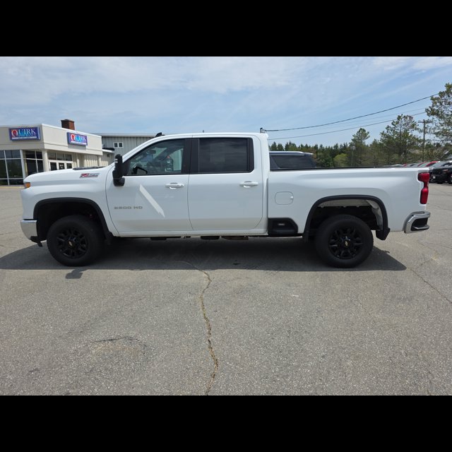 2025 Chevrolet Silverado 2500HD LT thumbnail 2