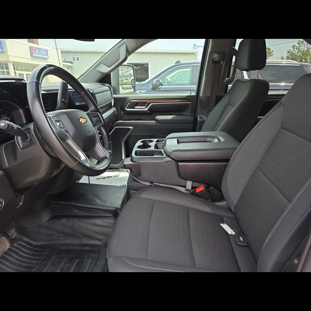 2025 Chevrolet Silverado 2500HD LT thumbnail 9