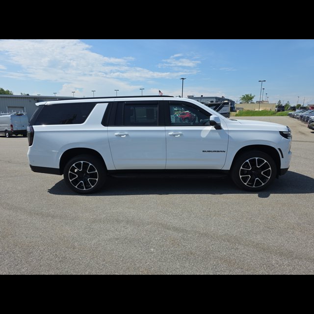 2026 Chevrolet Suburban RST thumbnail 8