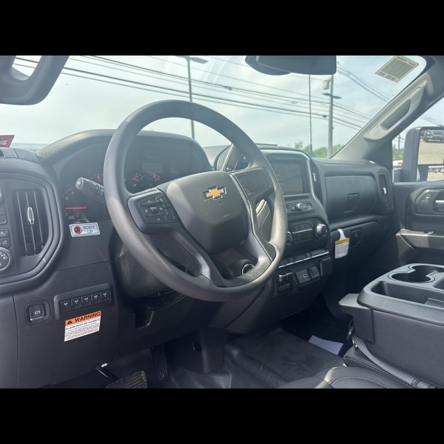 2026 Chevrolet Silverado 3500HD CC Work Truck thumbnail 5