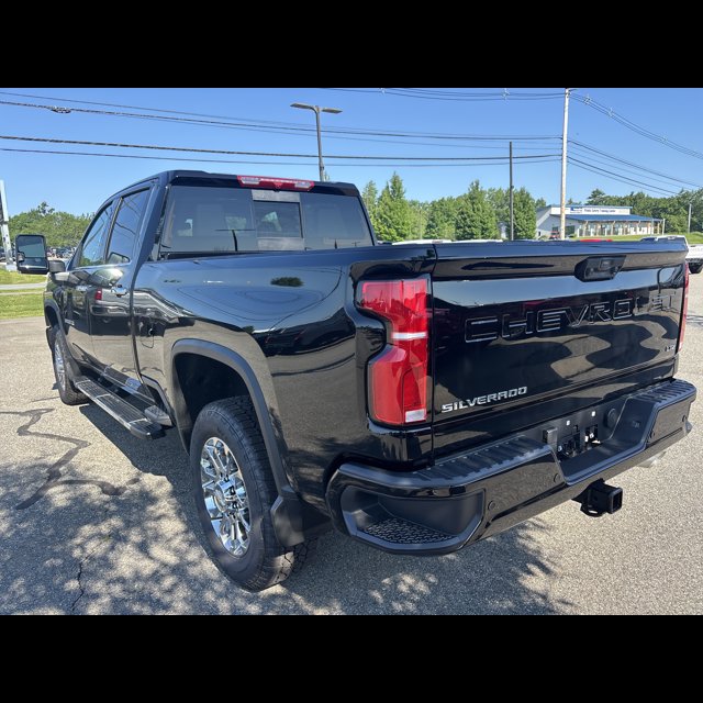 2026 Chevrolet Silverado 2500HD LTZ thumbnail 3