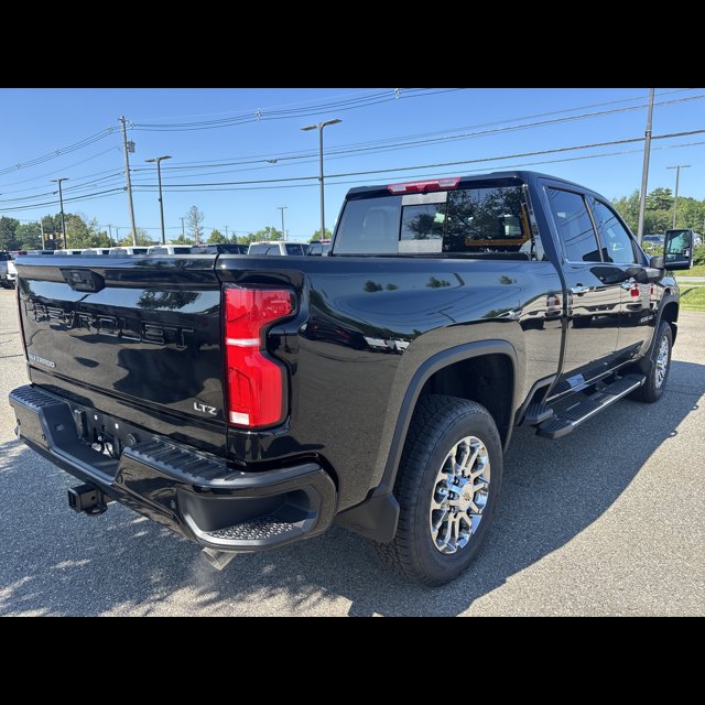2026 Chevrolet Silverado 2500HD LTZ thumbnail 4