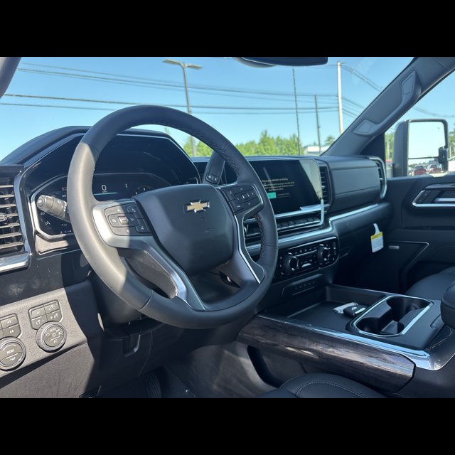 2026 Chevrolet Silverado 2500HD LTZ thumbnail 14