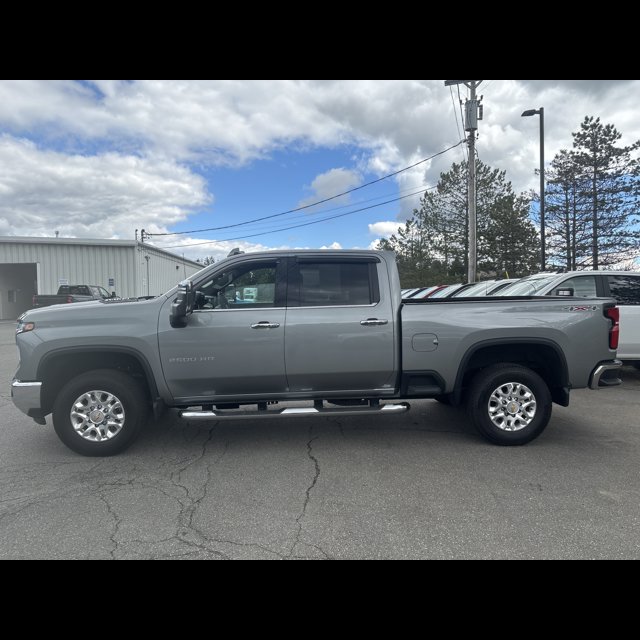 2026 Chevrolet Silverado 2500HD LTZ thumbnail 2