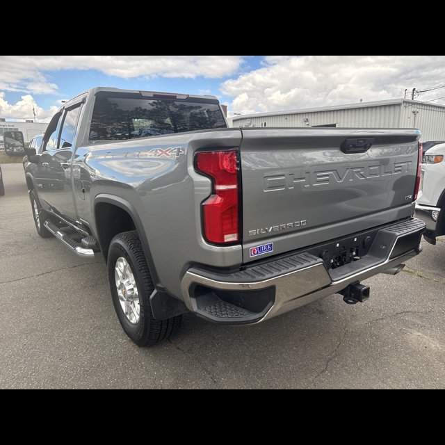 2026 Chevrolet Silverado 2500HD LTZ thumbnail 3