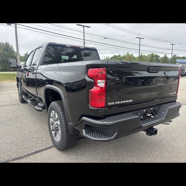 2026 Chevrolet Silverado 2500HD Custom thumbnail 3