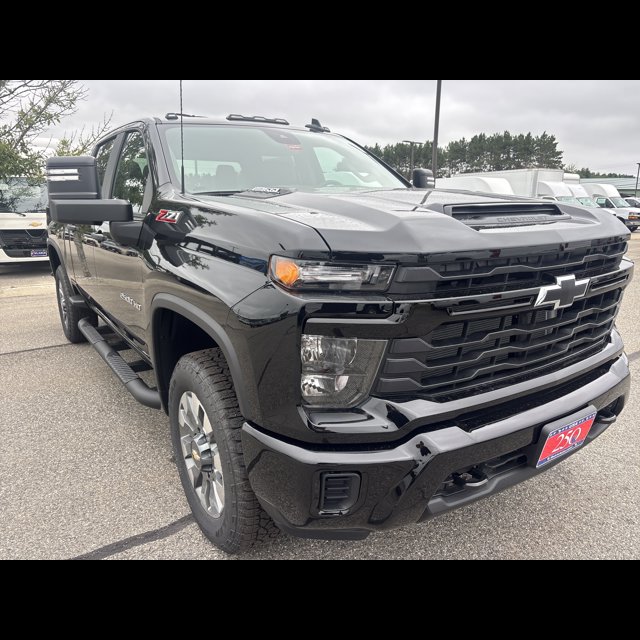 2026 Chevrolet Silverado 2500HD Custom thumbnail 4