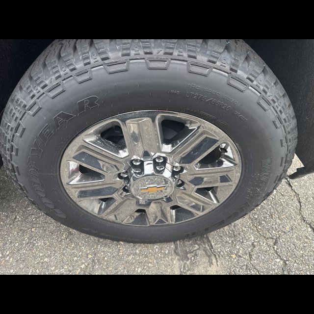 2026 Chevrolet Silverado 2500HD High Country thumbnail 3
