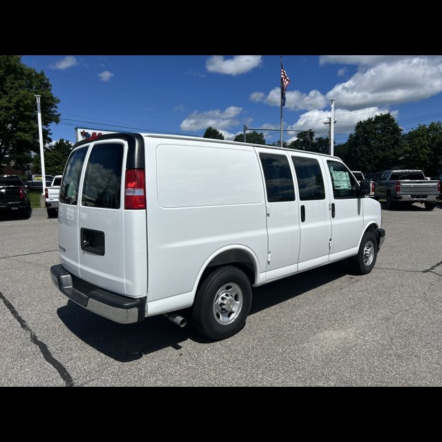 2026 Chevrolet Express Cargo Van Base thumbnail 2