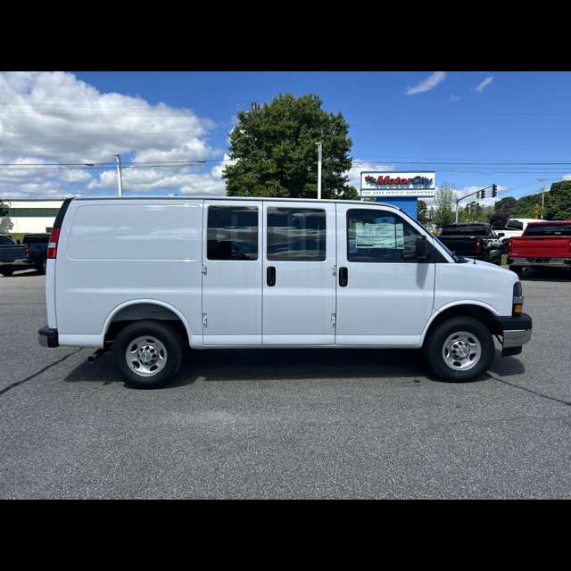 2026 Chevrolet Express Cargo Van Base thumbnail 7