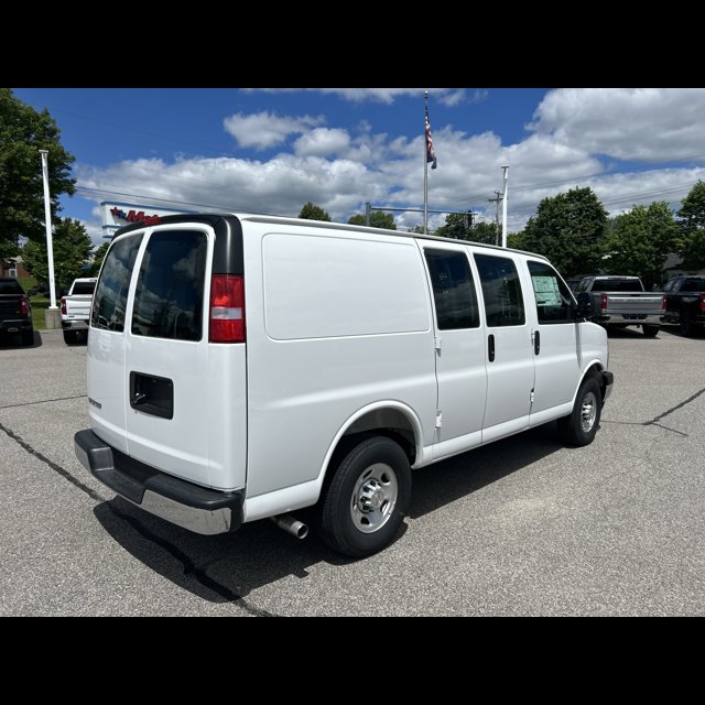 2026 Chevrolet Express Cargo Van Base thumbnail 2