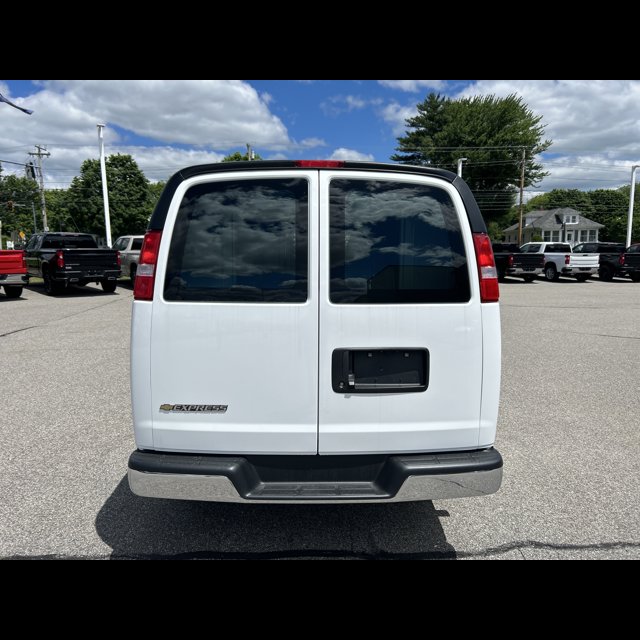 2026 Chevrolet Express Cargo Van Base thumbnail 4
