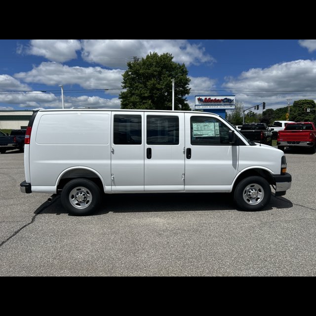2026 Chevrolet Express Cargo Van Base thumbnail 7