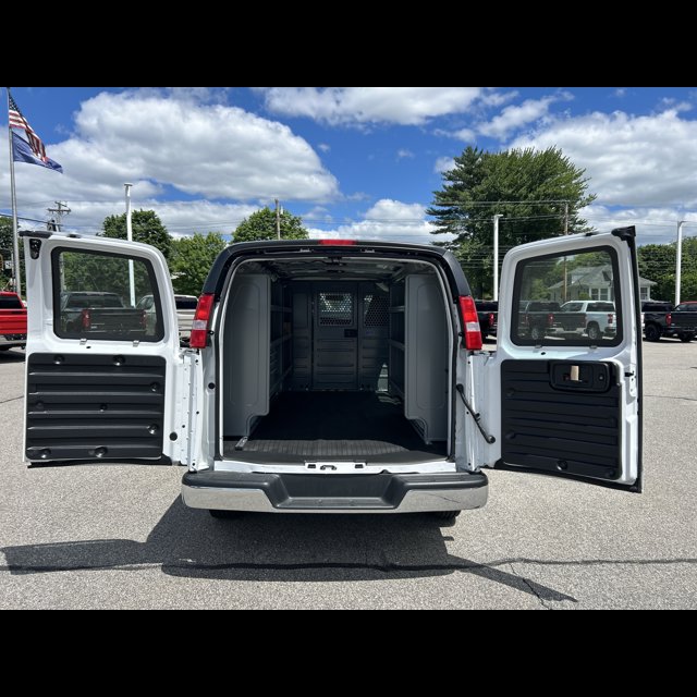 2026 Chevrolet Express Cargo Van Base thumbnail 10