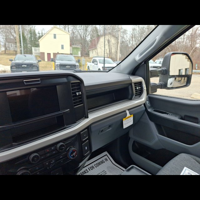 2026 Ford Super Duty F-250 SRW XL thumbnail 9