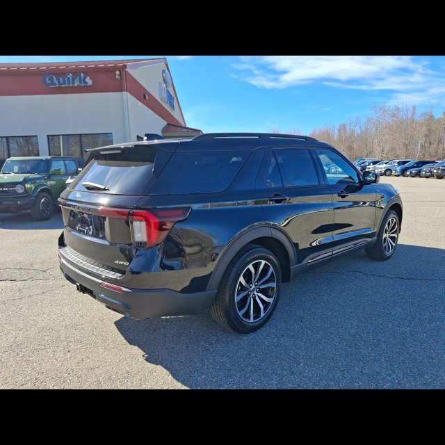 2026 Ford Explorer ST-Line thumbnail 4