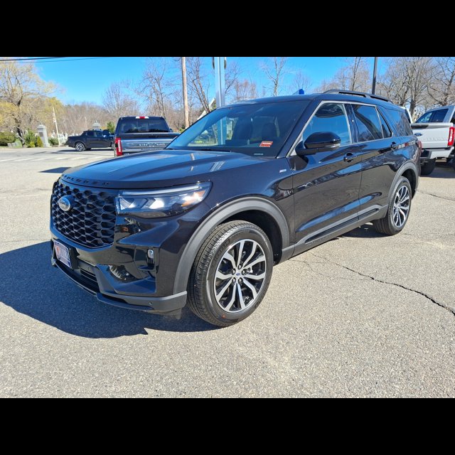 2026 Ford Explorer ST-Line thumbnail 8