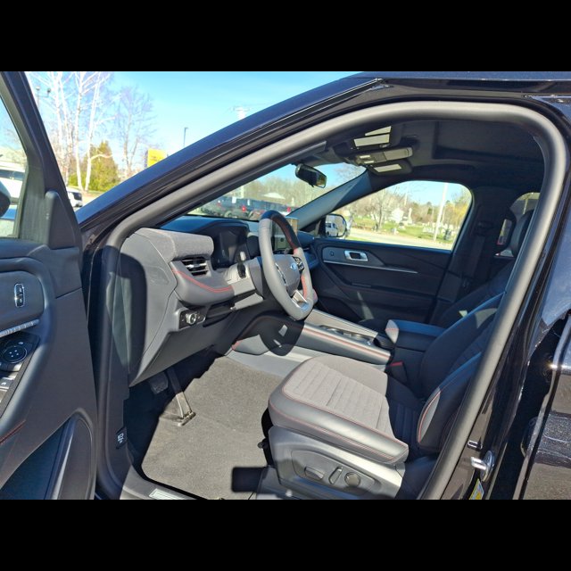2026 Ford Explorer ST-Line thumbnail 11