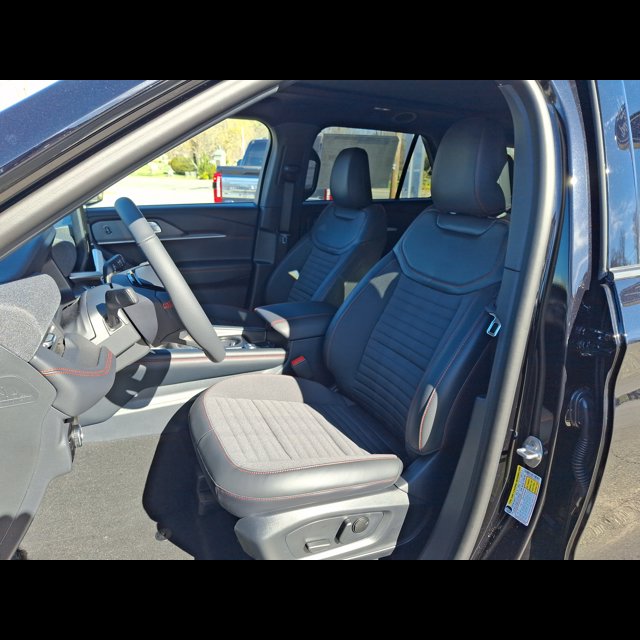2026 Ford Explorer ST-Line thumbnail 12