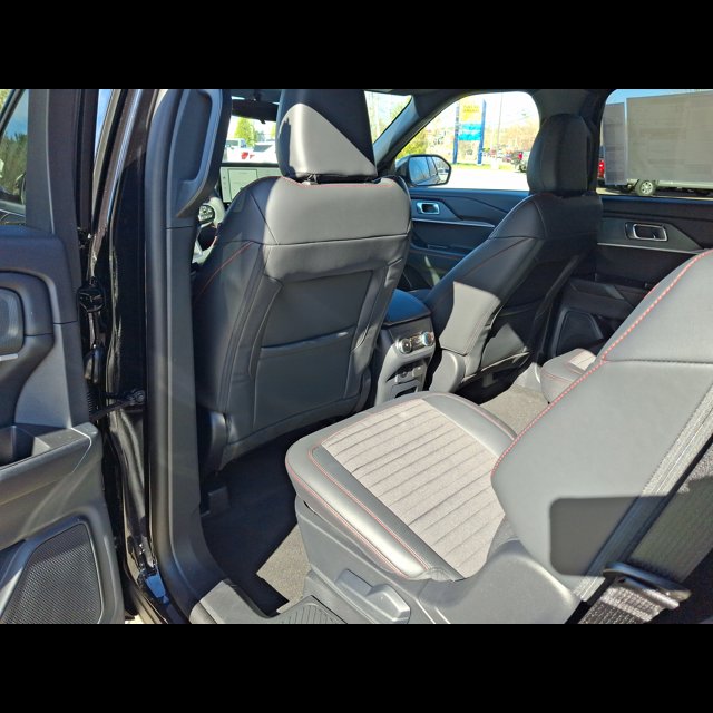 2026 Ford Explorer ST-Line thumbnail 19