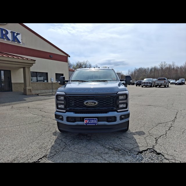 2026 Ford Super Duty F-350 SRW Base thumbnail 2