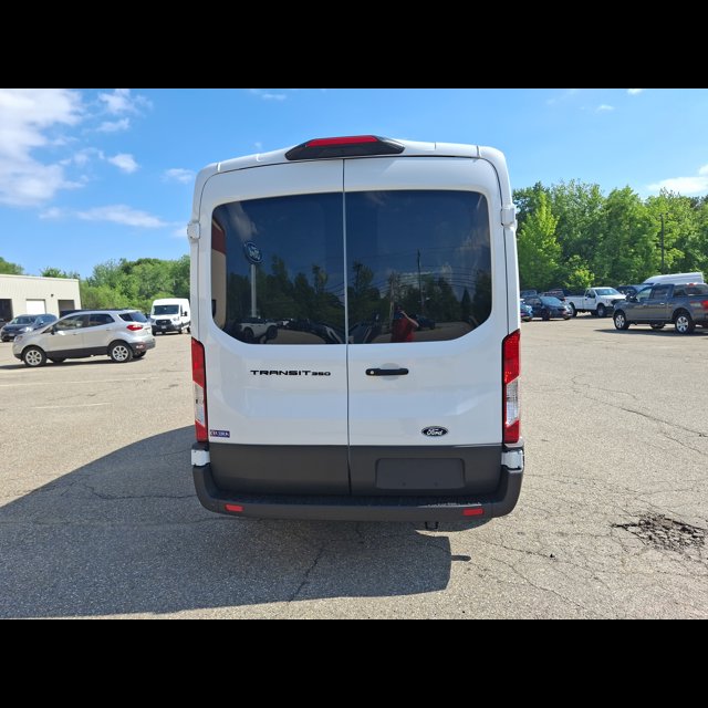 2026 Ford Transit Passenger Wagon XL thumbnail 4