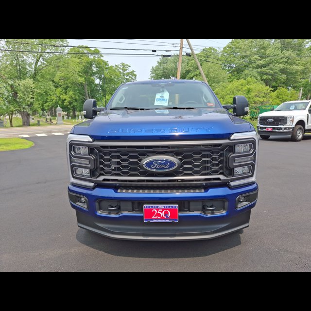 2026 Ford Super Duty F-250 SRW Base thumbnail 3