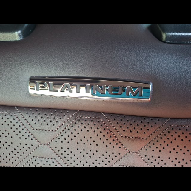 2026 Ford Explorer Platinum thumbnail 14