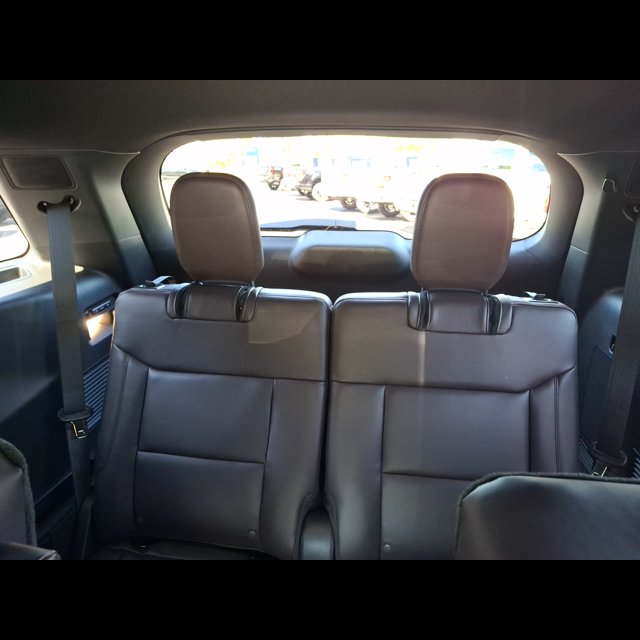 2026 Ford Explorer Platinum thumbnail 17