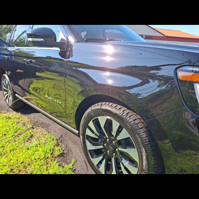 2027 Ford Expedition Platinum thumbnail 10