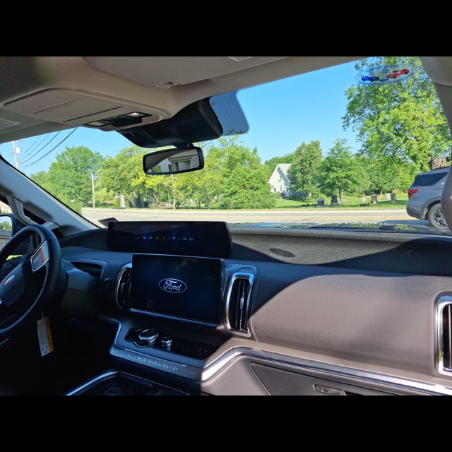 2027 Ford Expedition Platinum thumbnail 19