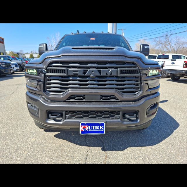 2026 Ram 2500 Black Express thumbnail 2
