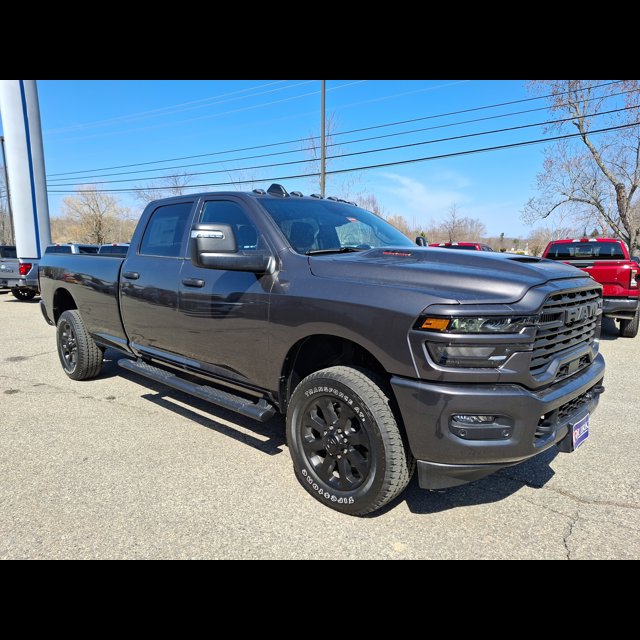 2026 Ram 2500 Black Express thumbnail 4