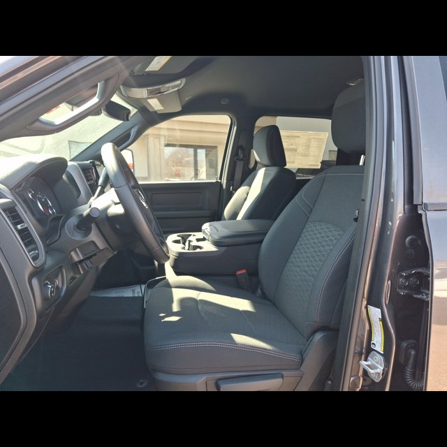 2026 Ram 2500 Black Express thumbnail 13