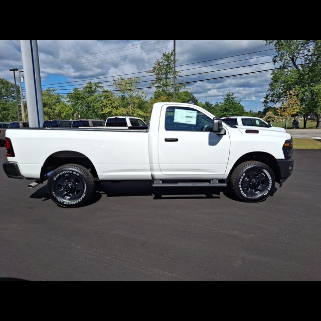2026 Ram 2500 Tradesman thumbnail 4