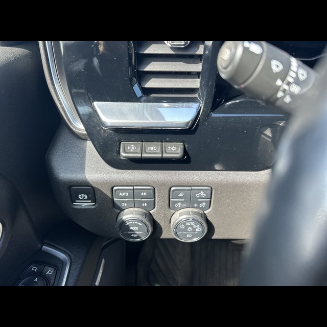 2024 Chevrolet Silverado 2500HD LTZ thumbnail 13