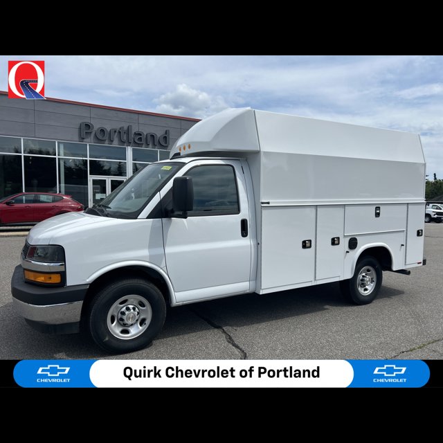 2025 Chevrolet Express Commercial Cutaway Base