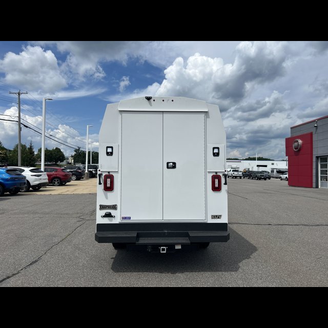 2025 Chevrolet Express Commercial Cutaway Base thumbnail 4