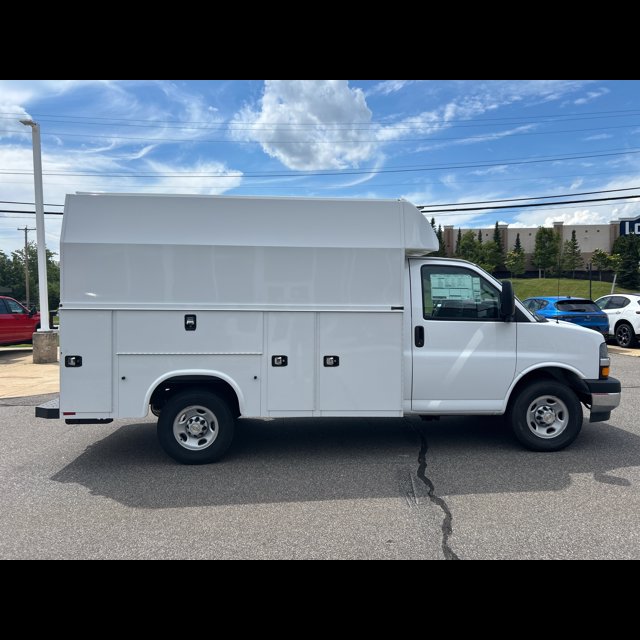2025 Chevrolet Express Commercial Cutaway Base thumbnail 7
