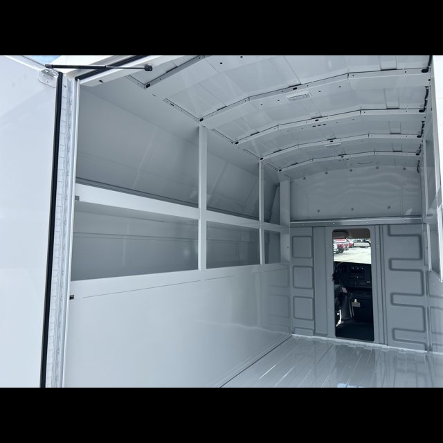 2025 Chevrolet Express Commercial Cutaway Base thumbnail 10