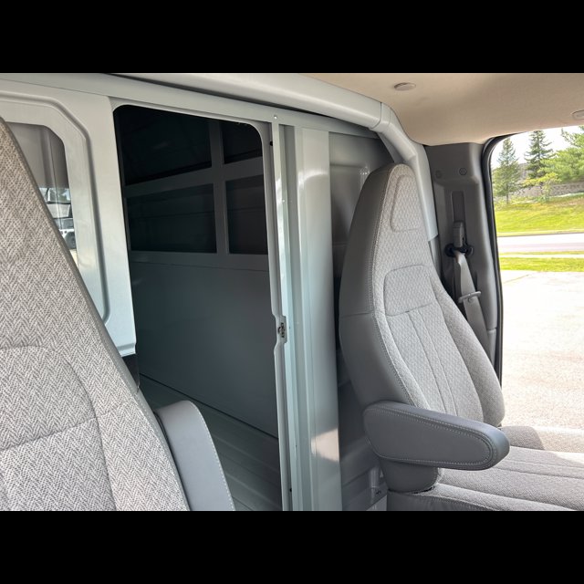 2025 Chevrolet Express Commercial Cutaway Base thumbnail 13