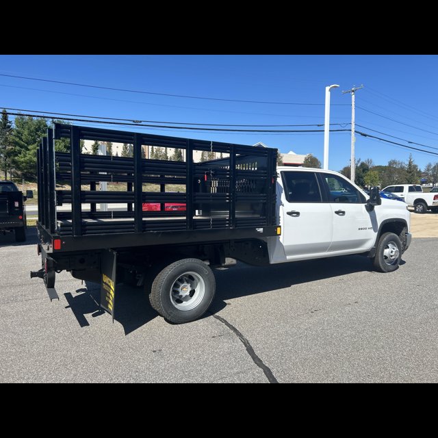2025 Chevrolet Silverado 3500HD CC Work Truck thumbnail 3