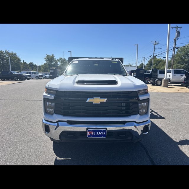 2025 Chevrolet Silverado 3500HD CC Work Truck thumbnail 4