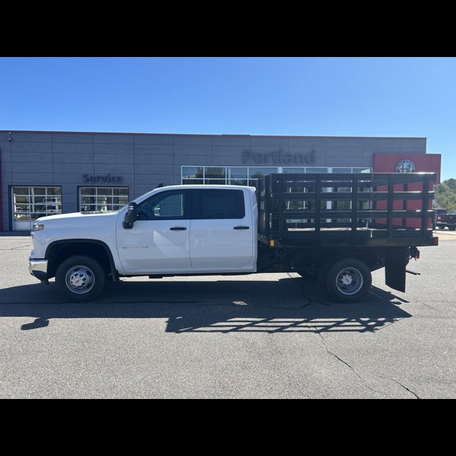 2025 Chevrolet Silverado 3500HD CC Work Truck thumbnail 9