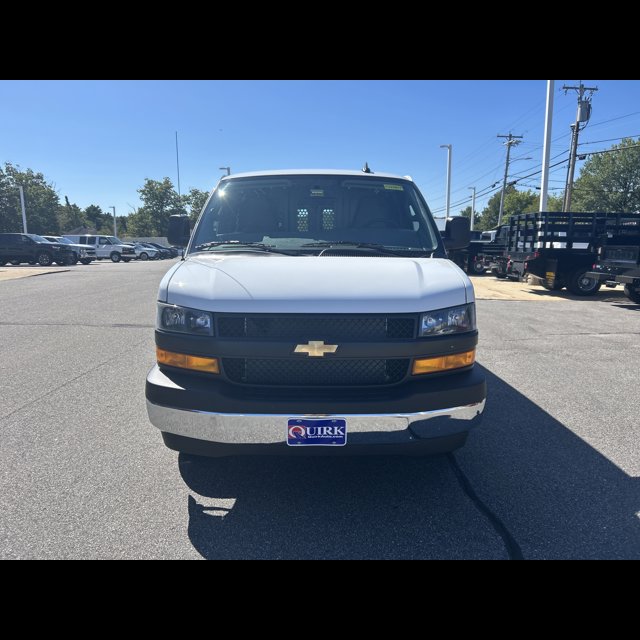 2025 Chevrolet Express Cargo Van Base thumbnail 3